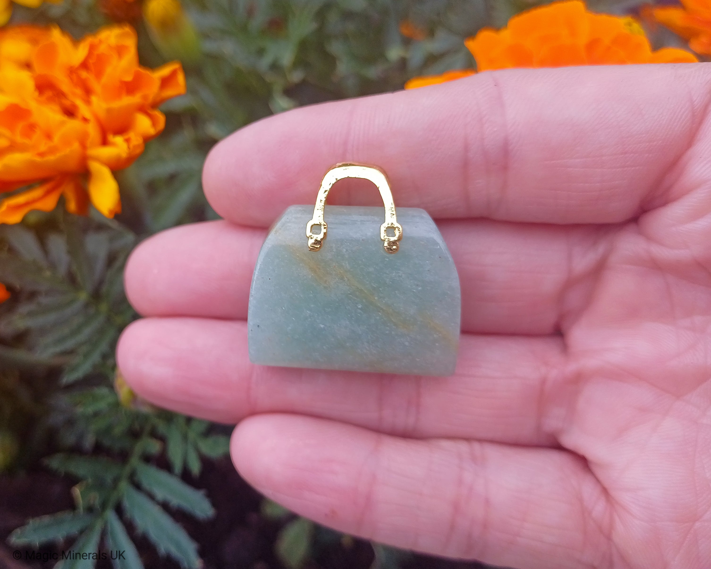 Green adventurine handbad
