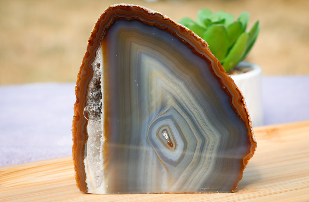 Agate cut base